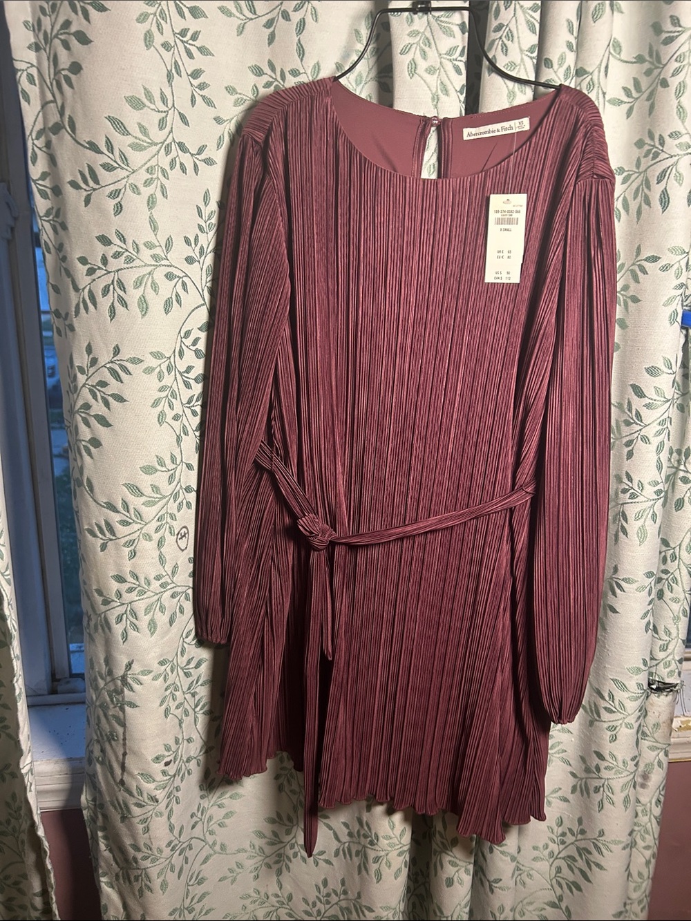Abercrombie & Fitch Pleated Long-Sleeve Belted Dress - Mauve